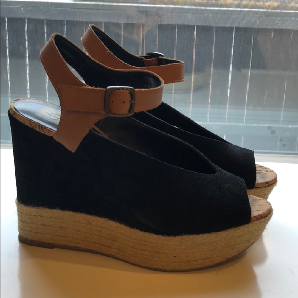 Dolce Vita platform wedge sandals 7.5 black suede